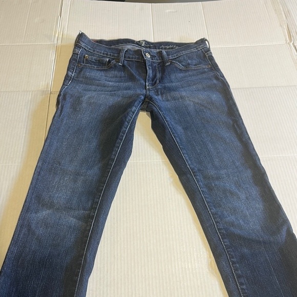 7FAM Classic Blue Denim straifht leg Jeans w multiple pockets and zipper front - Picture 3 of 11